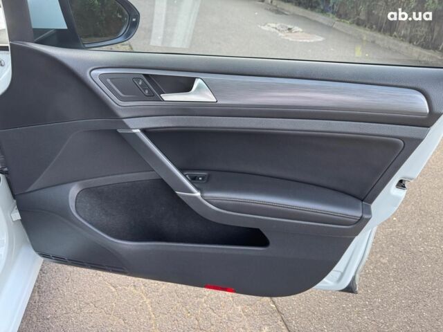 Білий Фольксваген Гольф, об'ємом двигуна 1.8 л та пробігом 79 тис. км за 15990 $, фото 24 на Automoto.ua