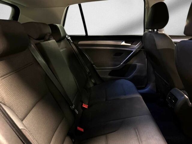 Белый Фольксваген Гольф, объемом двигателя 0 л и пробегом 98 тыс. км за 12800 $, фото 5 на Automoto.ua