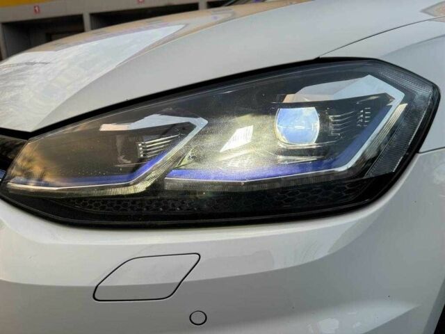 Белый Фольксваген Гольф, объемом двигателя 0 л и пробегом 139 тыс. км за 14000 $, фото 13 на Automoto.ua