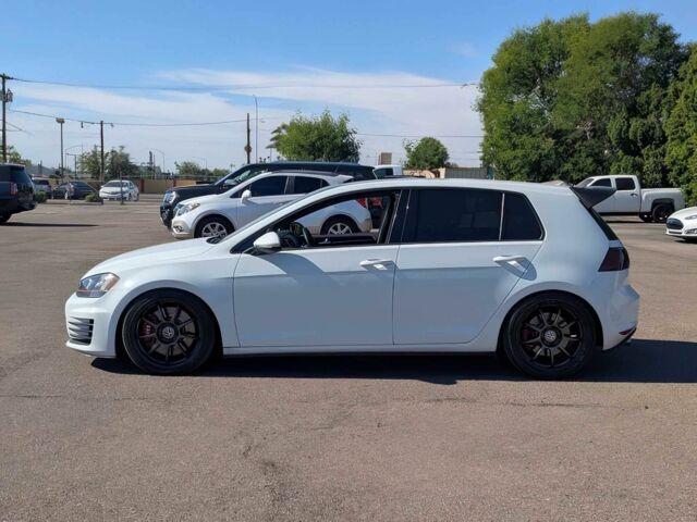 Белый Фольксваген Гольф, объемом двигателя 2 л и пробегом 69 тыс. км за 8000 $, фото 3 на Automoto.ua