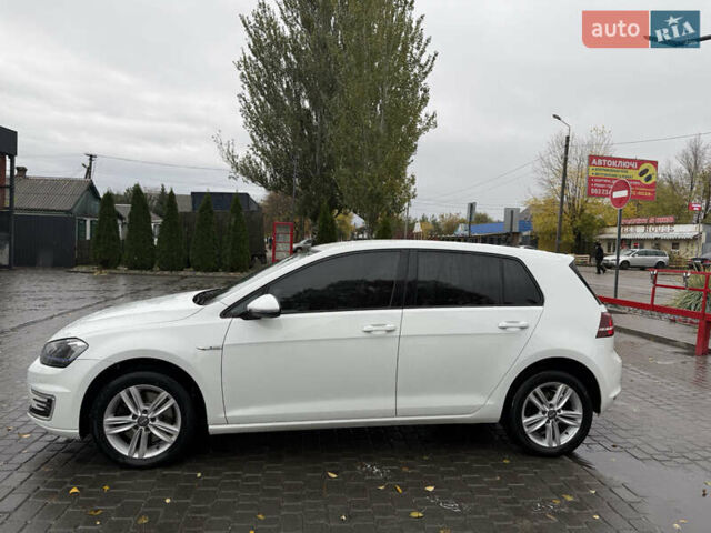 Фольксваген Гольф 2017 в Днепре (Днепропетровске) на Automoto.ua Белый Фольксваген Гольф, объемом двигателя 0 л и пробегом 113 тыс. км за 9200 $, фото 7 на Automoto.ua