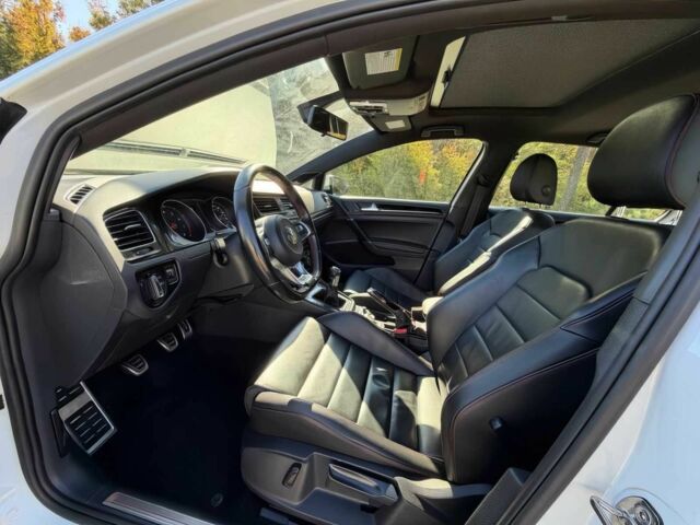 Белый Фольксваген Гольф, объемом двигателя 2 л и пробегом 64 тыс. км за 3100 $, фото 8 на Automoto.ua