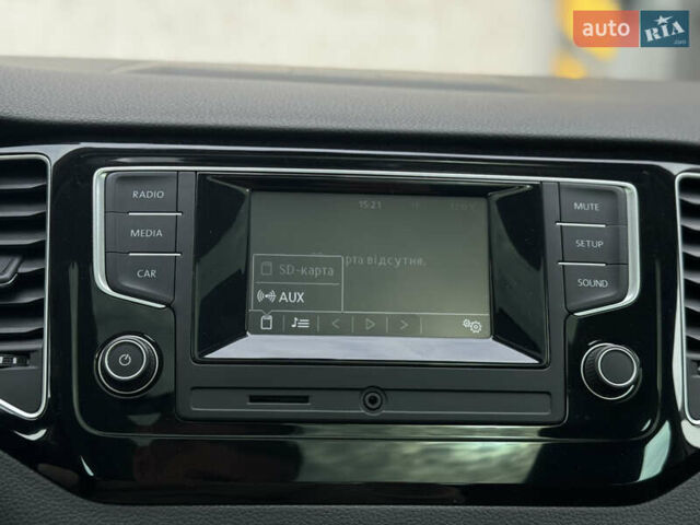 Белый Фольксваген Гольф, объемом двигателя 2 л и пробегом 274 тыс. км за 14299 $, фото 30 на Automoto.ua