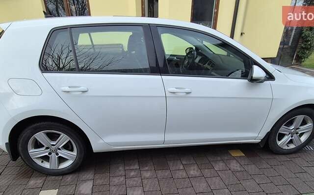 Белый Фольксваген Гольф, объемом двигателя 1.8 л и пробегом 127 тыс. км за 13000 $, фото 11 на Automoto.ua