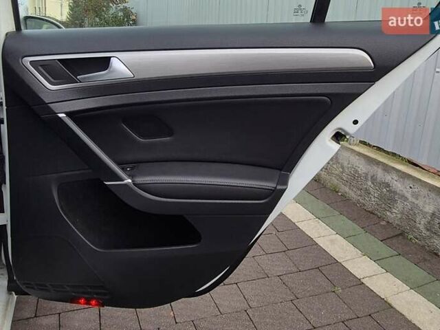 Белый Фольксваген Гольф, объемом двигателя 1.8 л и пробегом 127 тыс. км за 13000 $, фото 13 на Automoto.ua