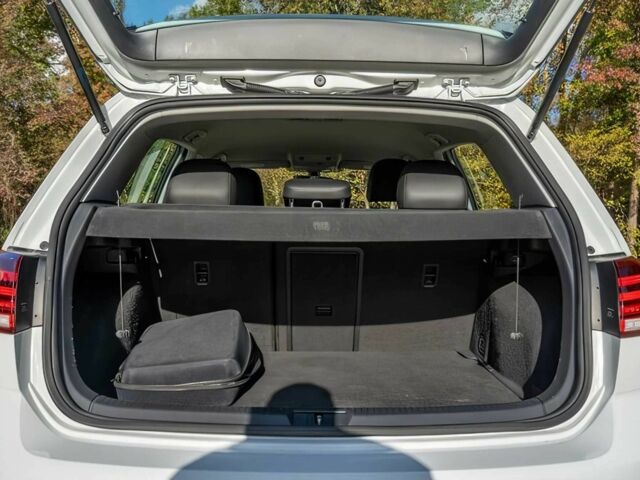 Белый Фольксваген Гольф, объемом двигателя 0 л и пробегом 64 тыс. км за 9900 $, фото 10 на Automoto.ua