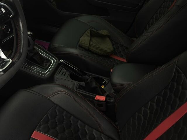 Белый Фольксваген Гольф, объемом двигателя 2 л и пробегом 164 тыс. км за 19000 $, фото 4 на Automoto.ua