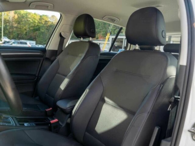 Белый Фольксваген Гольф, объемом двигателя 0 л и пробегом 64 тыс. км за 5200 $, фото 6 на Automoto.ua