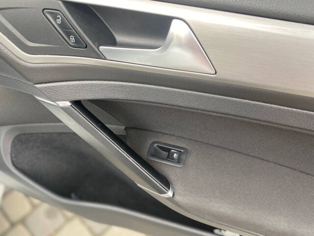 Белый Фольксваген Гольф, объемом двигателя 1.8 л и пробегом 124 тыс. км за 13800 $, фото 19 на Automoto.ua