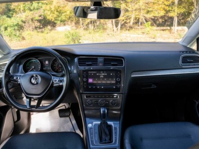 Белый Фольксваген Гольф, объемом двигателя 0 л и пробегом 64 тыс. км за 5200 $, фото 5 на Automoto.ua