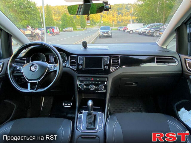 Білий Фольксваген Гольф, об'ємом двигуна 1.6 л та пробігом 203 тис. км за 12300 $, фото 5 на Automoto.ua