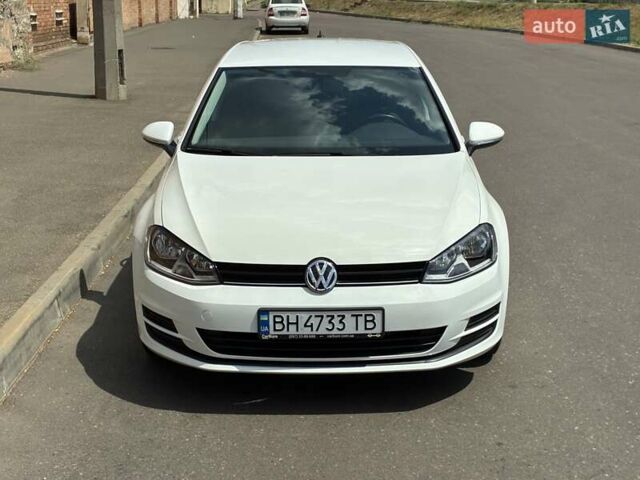 Белый Фольксваген Гольф, объемом двигателя 1.8 л и пробегом 66 тыс. км за 13200 $, фото 1 на Automoto.ua