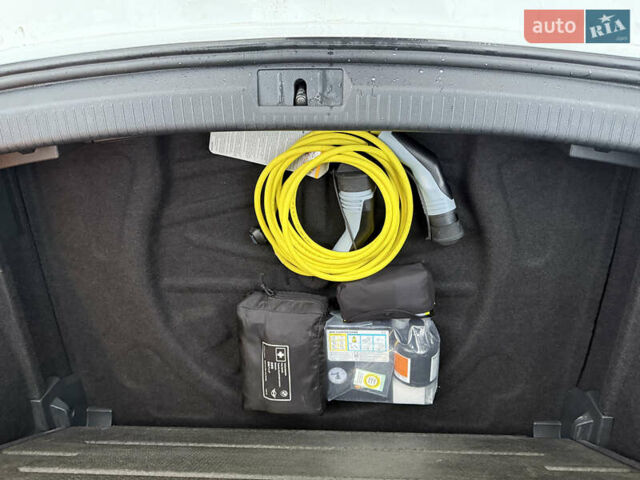 Белый Фольксваген Гольф, объемом двигателя 0 л и пробегом 33 тыс. км за 10800 $, фото 22 на Automoto.ua