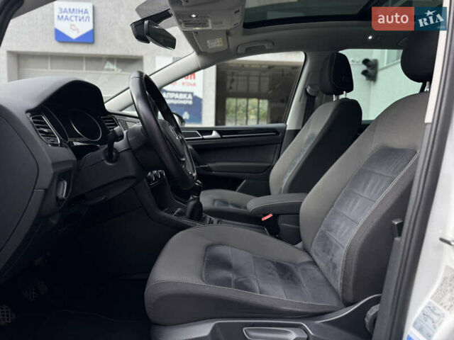 Белый Фольксваген Гольф, объемом двигателя 2 л и пробегом 274 тыс. км за 14299 $, фото 12 на Automoto.ua