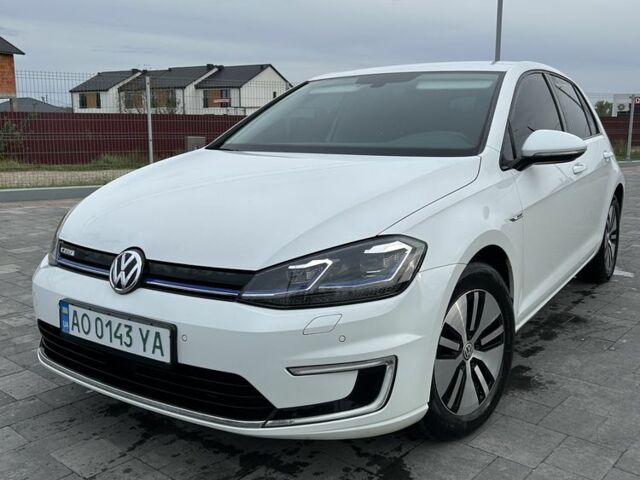 Белый Фольксваген Гольф, объемом двигателя 0 л и пробегом 98 тыс. км за 12800 $, фото 3 на Automoto.ua