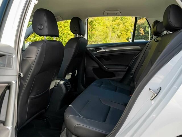 Белый Фольксваген Гольф, объемом двигателя 0 л и пробегом 58 тыс. км за 4500 $, фото 10 на Automoto.ua