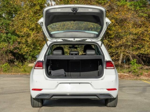 Белый Фольксваген Гольф, объемом двигателя 0 л и пробегом 64 тыс. км за 4500 $, фото 5 на Automoto.ua