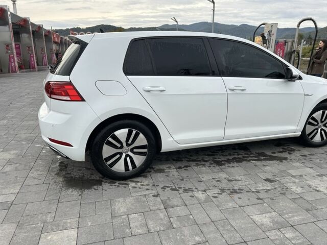 Белый Фольксваген Гольф, объемом двигателя 0 л и пробегом 98 тыс. км за 12800 $, фото 6 на Automoto.ua