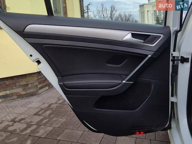 Белый Фольксваген Гольф, объемом двигателя 1.8 л и пробегом 127 тыс. км за 13000 $, фото 15 на Automoto.ua