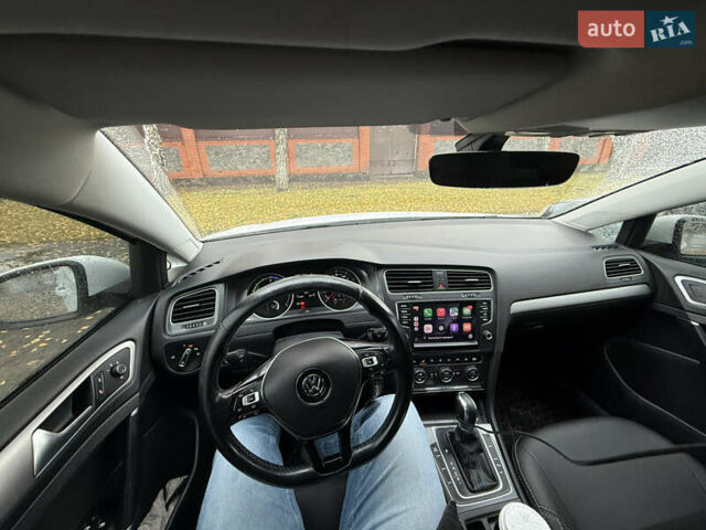 Фольксваген Гольф 2017 в Днепре (Днепропетровске) на Automoto.ua Белый Фольксваген Гольф, объемом двигателя 0 л и пробегом 113 тыс. км за 9200 $, фото 25 на Automoto.ua