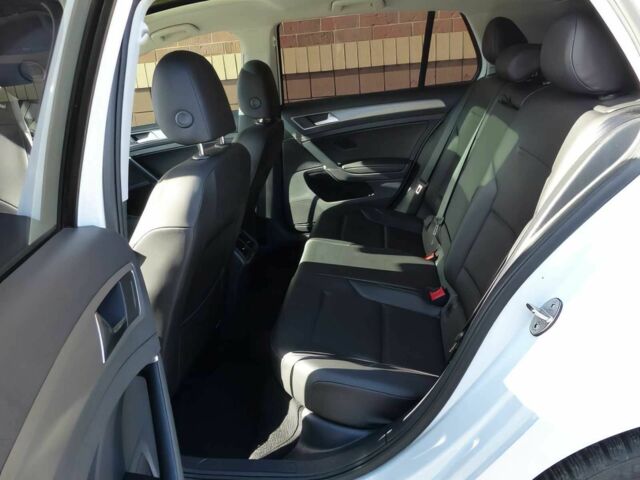 Белый Фольксваген Гольф, объемом двигателя 1.5 л и пробегом 68 тыс. км за 9500 $, фото 10 на Automoto.ua