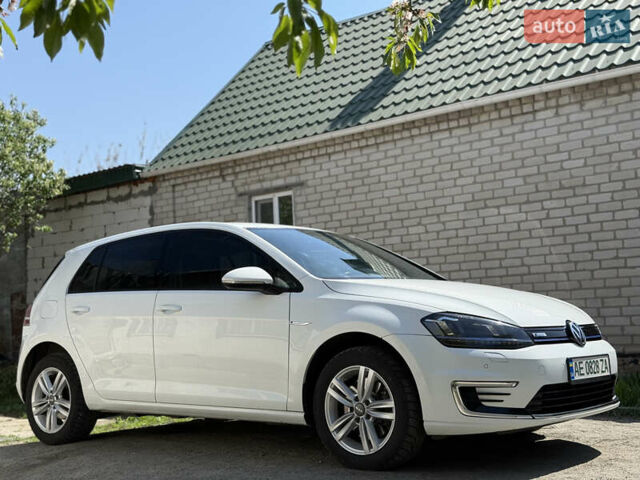 Фольксваген Гольф 2017 в Днепре (Днепропетровске) на Automoto.ua Белый Фольксваген Гольф, объемом двигателя 0 л и пробегом 113 тыс. км за 9200 $, фото 30 на Automoto.ua