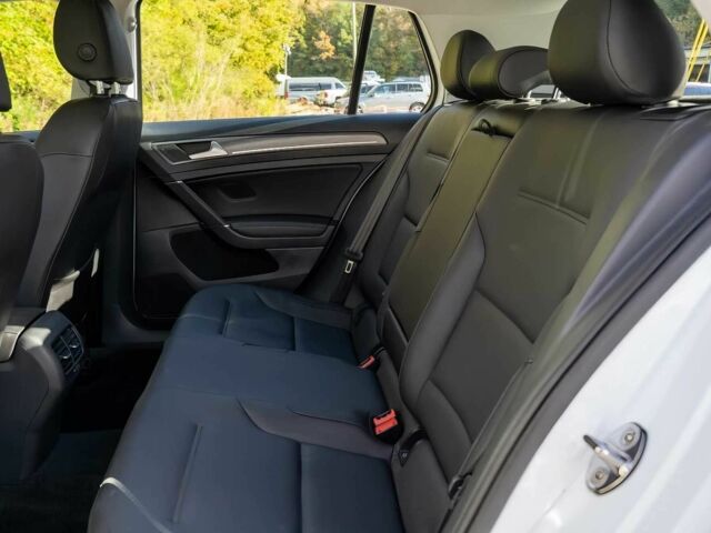 Белый Фольксваген Гольф, объемом двигателя 0 л и пробегом 66 тыс. км за 5500 $, фото 9 на Automoto.ua