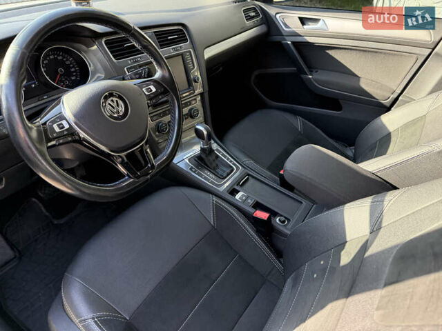 Фольксваген Гольф 2017 в Днепре (Днепропетровске) на Automoto.ua Белый Фольксваген Гольф, объемом двигателя 0 л и пробегом 113 тыс. км за 9200 $, фото 35 на Automoto.ua