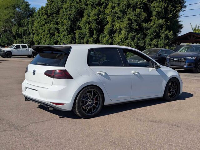 Белый Фольксваген Гольф, объемом двигателя 2 л и пробегом 69 тыс. км за 8000 $, фото 4 на Automoto.ua