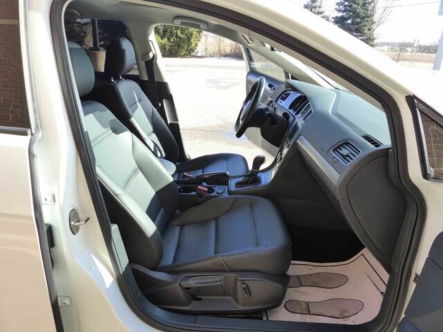 Белый Фольксваген Гольф, объемом двигателя 1.5 л и пробегом 68 тыс. км за 9500 $, фото 6 на Automoto.ua