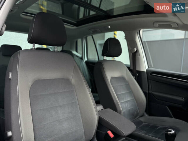 Белый Фольксваген Гольф, объемом двигателя 2 л и пробегом 274 тыс. км за 14299 $, фото 22 на Automoto.ua