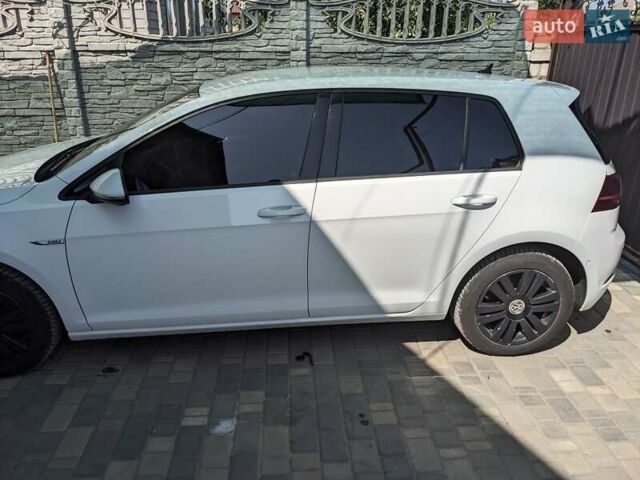 Белый Фольксваген Гольф, объемом двигателя 0 л и пробегом 165 тыс. км за 13200 $, фото 8 на Automoto.ua