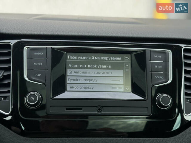 Белый Фольксваген Гольф, объемом двигателя 2 л и пробегом 274 тыс. км за 14299 $, фото 36 на Automoto.ua