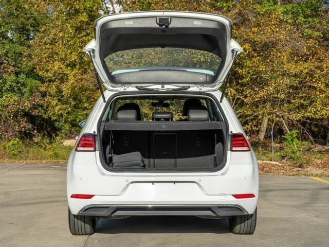 Белый Фольксваген Гольф, объемом двигателя 0 л и пробегом 68 тыс. км за 5200 $, фото 6 на Automoto.ua