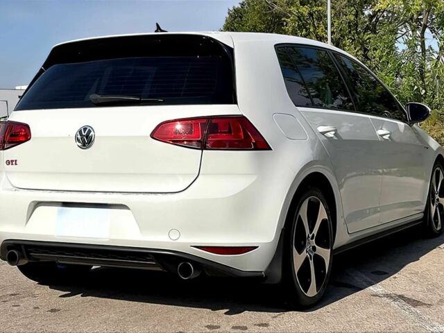 Белый Фольксваген Гольф, объемом двигателя 2 л и пробегом 67 тыс. км за 13000 $, фото 3 на Automoto.ua