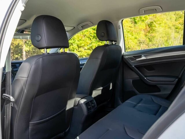 Белый Фольксваген Гольф, объемом двигателя 0 л и пробегом 66 тыс. км за 5500 $, фото 8 на Automoto.ua