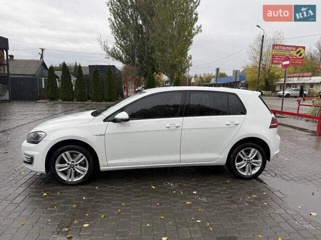 Фольксваген Гольф 2017 в Днепре (Днепропетровске) на Automoto.ua Белый Фольксваген Гольф, объемом двигателя 0 л и пробегом 113 тыс. км за 9200 $, фото 9 на Automoto.ua