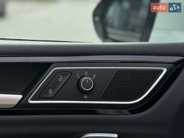 Белый Фольксваген Гольф, объемом двигателя 2 л и пробегом 274 тыс. км за 14299 $, фото 11 на Automoto.ua