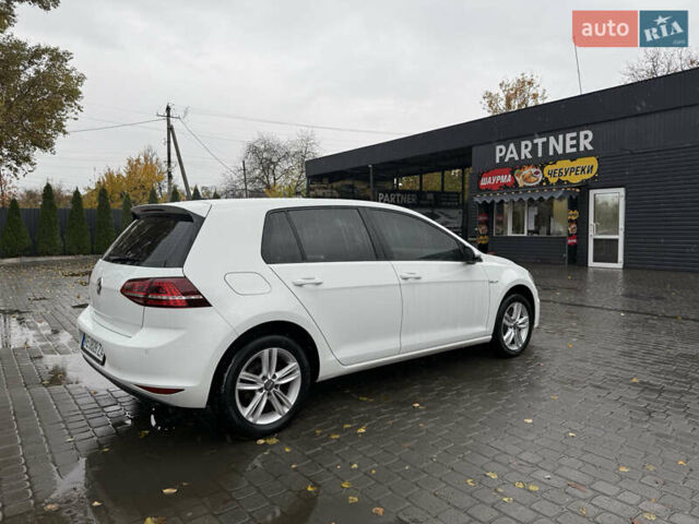 Фольксваген Гольф 2017 в Днепре (Днепропетровске) на Automoto.ua Белый Фольксваген Гольф, объемом двигателя 0 л и пробегом 113 тыс. км за 9200 $, фото 18 на Automoto.ua