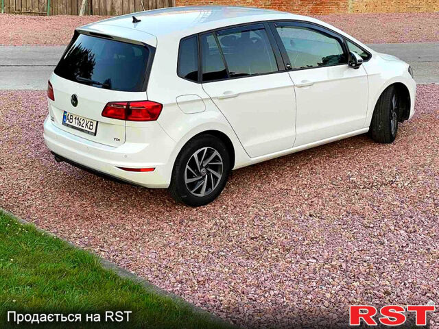 Білий Фольксваген Гольф, об'ємом двигуна 1.6 л та пробігом 203 тис. км за 12300 $, фото 4 на Automoto.ua
