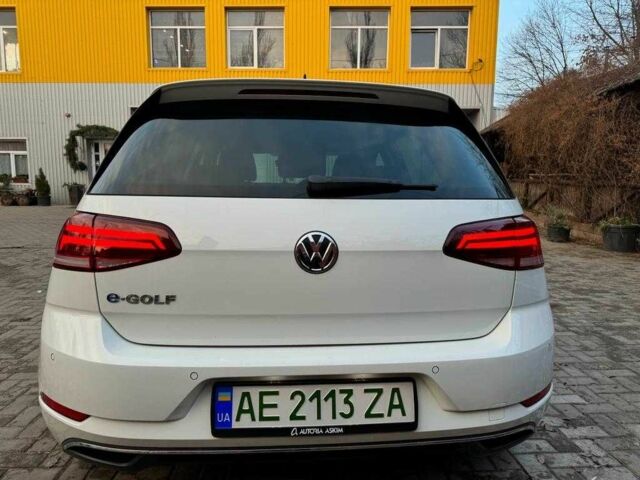 Белый Фольксваген Гольф, объемом двигателя 0 л и пробегом 139 тыс. км за 14000 $, фото 3 на Automoto.ua