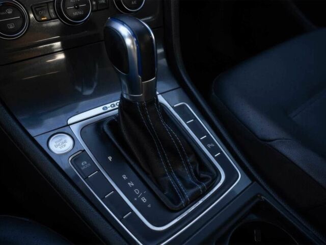 Белый Фольксваген Гольф, объемом двигателя 0 л и пробегом 64 тыс. км за 5200 $, фото 7 на Automoto.ua