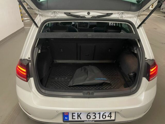 Білий Фольксваген Гольф, об'ємом двигуна 0 л та пробігом 95 тис. км за 15000 $, фото 11 на Automoto.ua