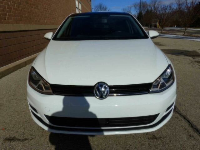 Белый Фольксваген Гольф, объемом двигателя 1.5 л и пробегом 68 тыс. км за 9500 $, фото 1 на Automoto.ua