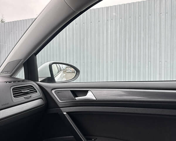 Білий Фольксваген Гольф, об'ємом двигуна 0 л та пробігом 137 тис. км за 11300 $, фото 38 на Automoto.ua