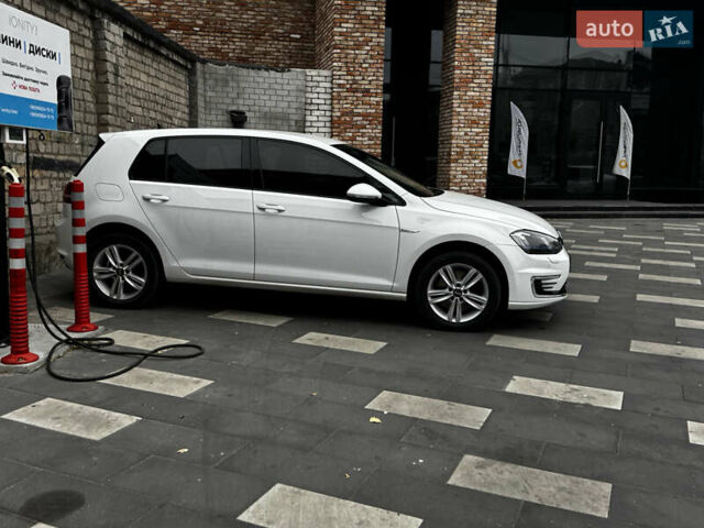 Фольксваген Гольф 2017 в Днепре (Днепропетровске) на Automoto.ua Белый Фольксваген Гольф, объемом двигателя 0 л и пробегом 113 тыс. км за 9200 $, фото 28 на Automoto.ua