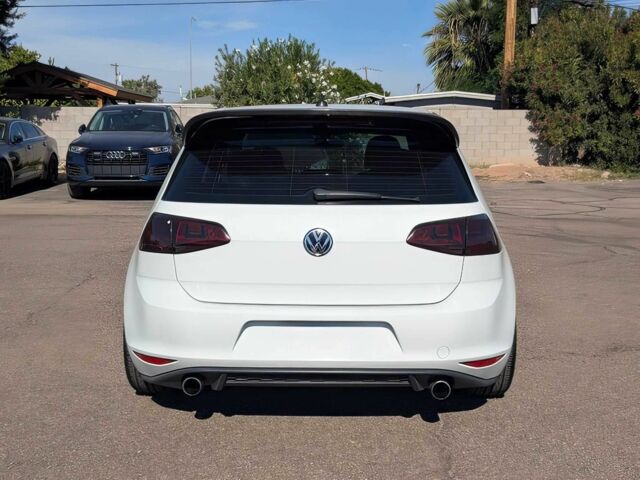 Белый Фольксваген Гольф, объемом двигателя 2 л и пробегом 69 тыс. км за 8000 $, фото 5 на Automoto.ua