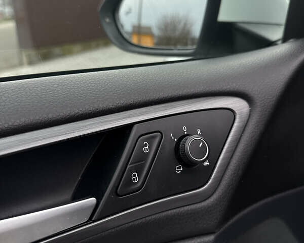 Білий Фольксваген Гольф, об'ємом двигуна 0 л та пробігом 137 тис. км за 11300 $, фото 26 на Automoto.ua