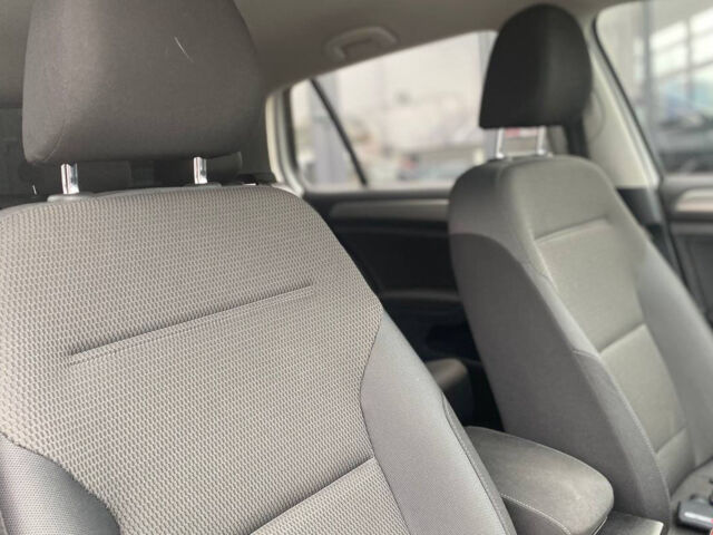 Белый Фольксваген Гольф, объемом двигателя 1.8 л и пробегом 124 тыс. км за 13800 $, фото 18 на Automoto.ua