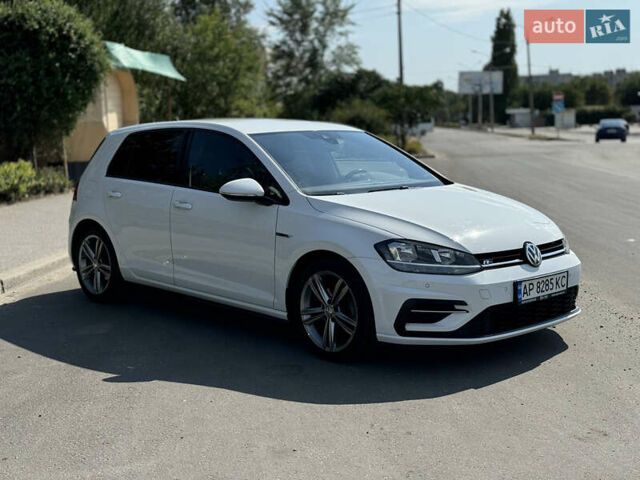 Белый Фольксваген Гольф, объемом двигателя 1.5 л и пробегом 301 тыс. км за 13999 $, фото 2 на Automoto.ua